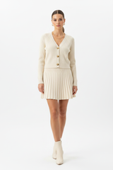 Cream Knit Set op Model
