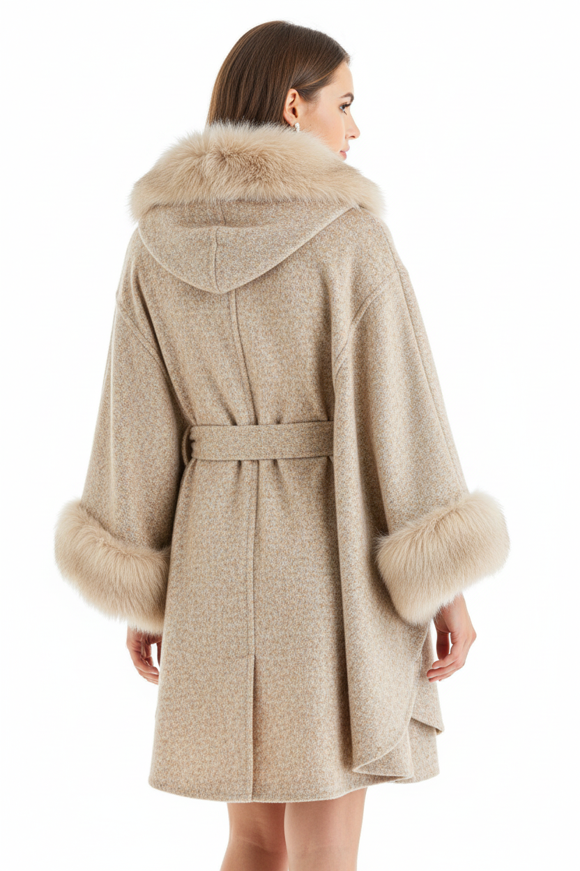 Luxe wollen cape beige gemeleerd - achterkant met capuchon