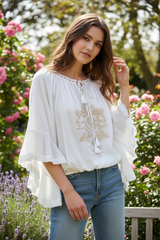 Witte katoenen blouse voorkant - model 2